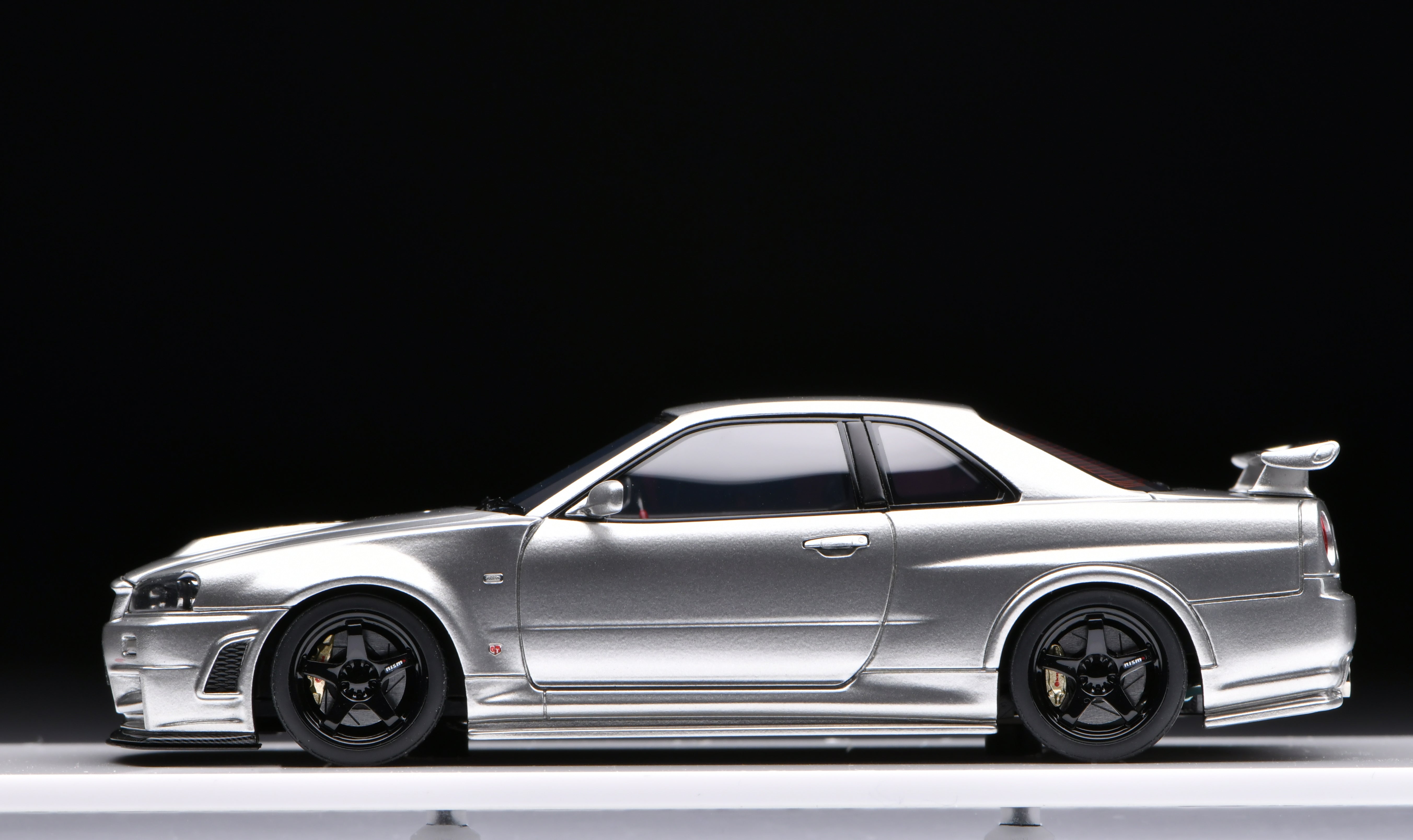 1:43 MakeUp Nissan NISMO R34 GT-R Z-Tune Silver EM396A – Venom Model