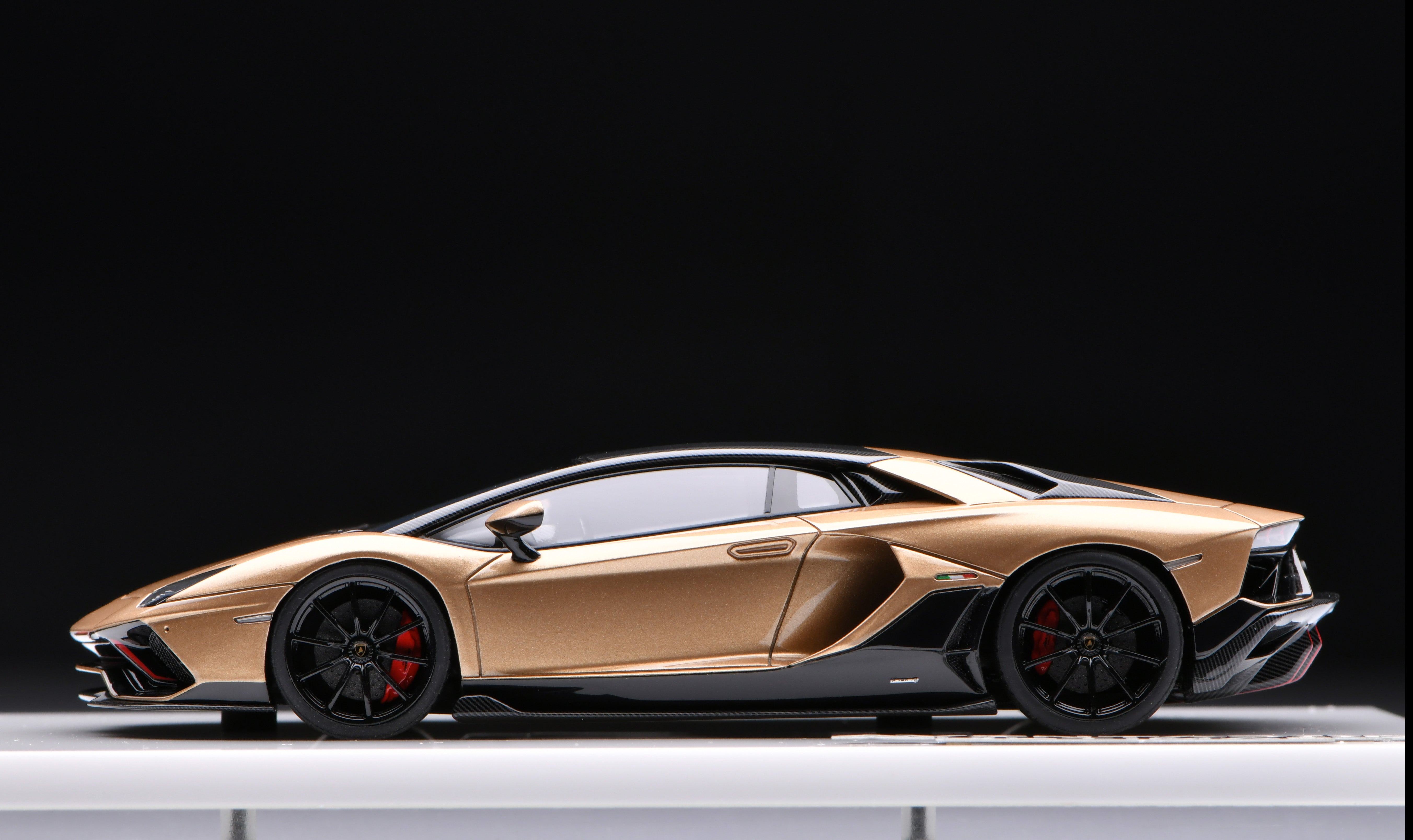 1:43 MakeUp Lamborghini Aventador LP780-4 Ultimate 2021 Oro Elios