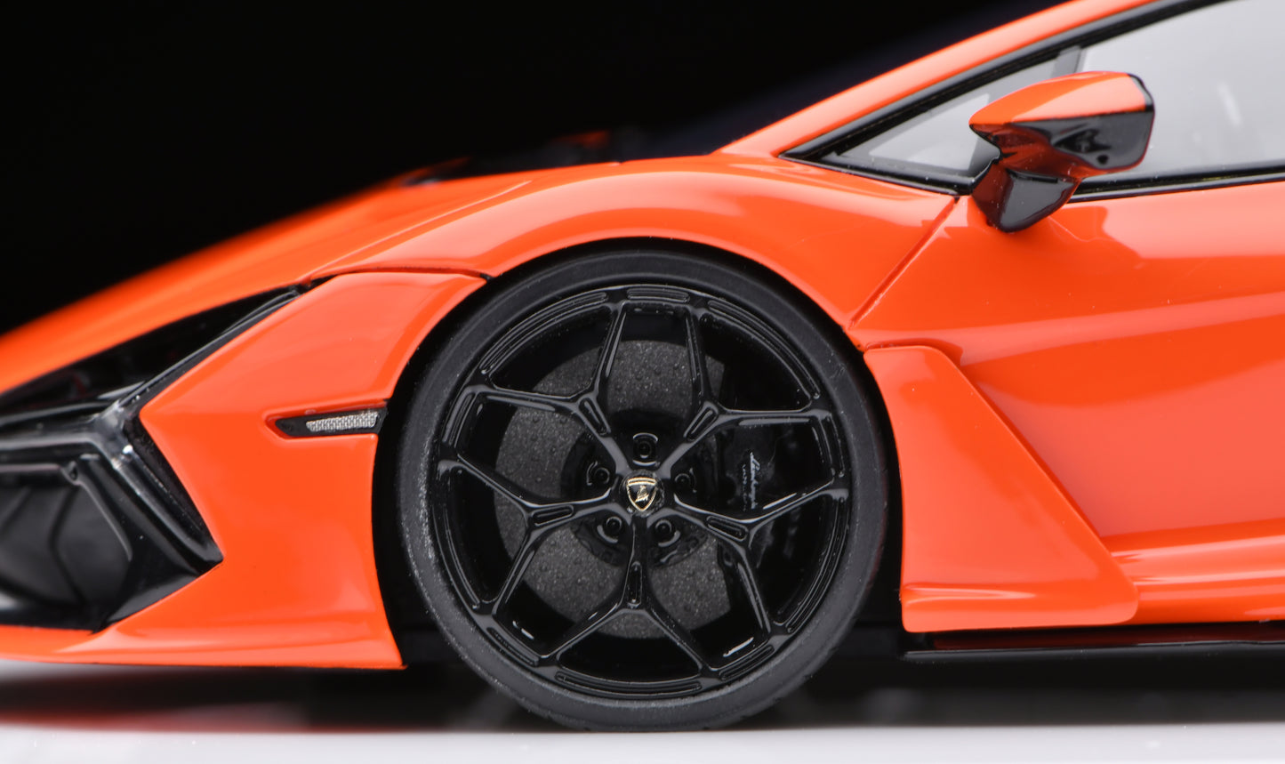 1:43 MakeUp Lamborghini Revuelto (Altanero Wheel) Arancio Apodis EM739A