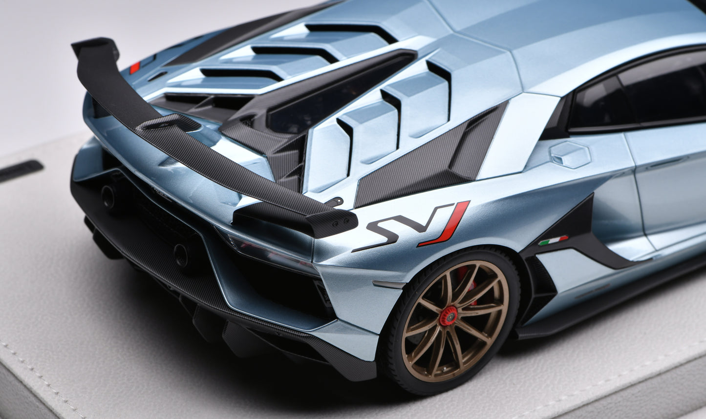 1:18 MakeUp Lamborghini Aventador SVJ 2018(Niero Wheel) Azzurro Tethys EML026F