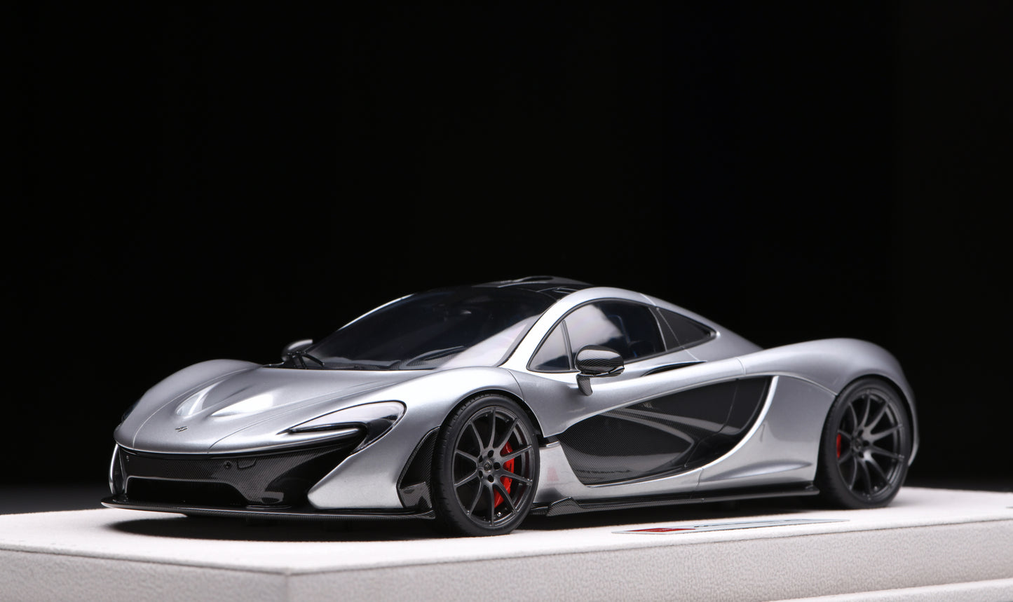 1:18 MakeUp Mclaren P1 2013 Ice Silver Metallic EML149E