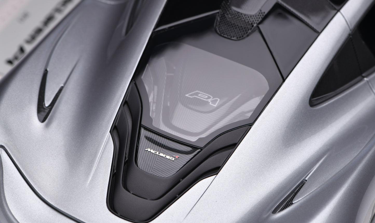 1:18 MakeUp Mclaren P1 2013 Ice Silver Metallic EML149E