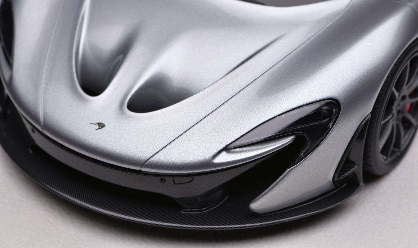 1:18 MakeUp Mclaren P1 2013 Ice Silver Metallic EML149E