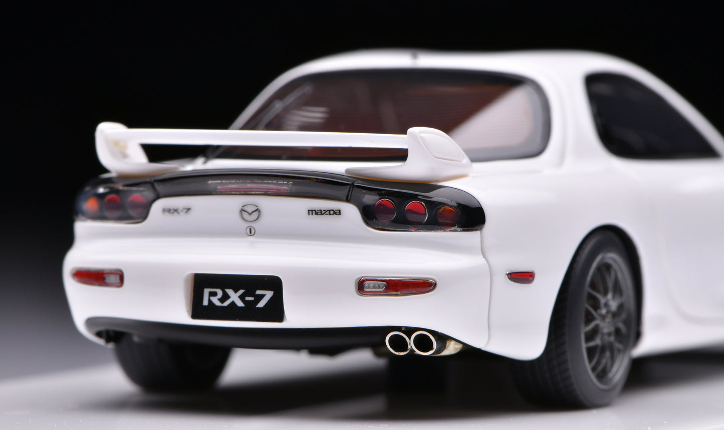 1:43 MakeUp Mazda RX-7(FD3S) Spirt R TypeA(Head lamp open)Pure White EM817B