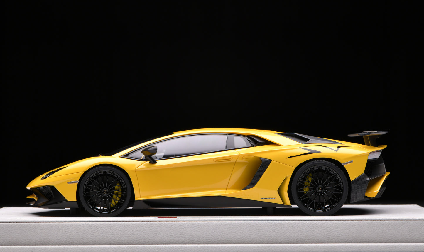 1:18 MakeUp Lamborghini Aventador LP750-4 SV 2015  Pearl Yellow EML005F