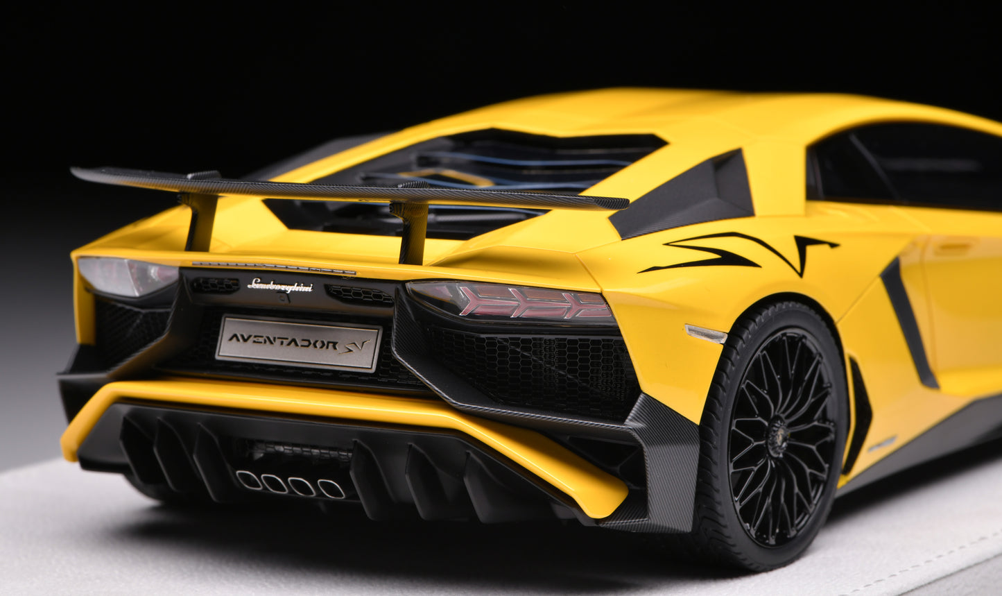 1:18 MakeUp Lamborghini Aventador LP750-4 SV 2015  Pearl Yellow EML005F