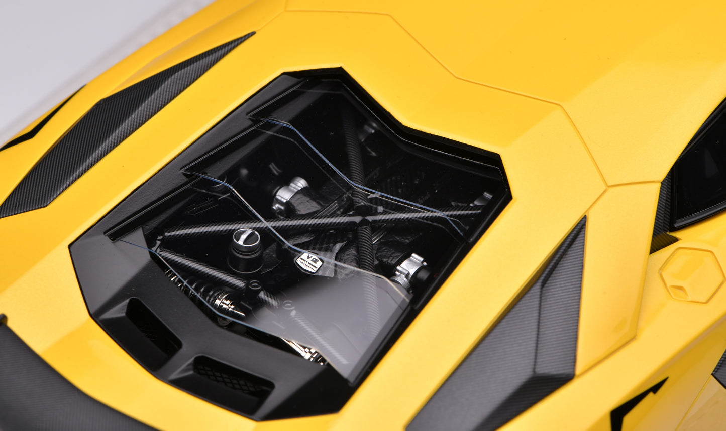 1:18 MakeUp Lamborghini Aventador LP750-4 SV 2015  Pearl Yellow EML005F