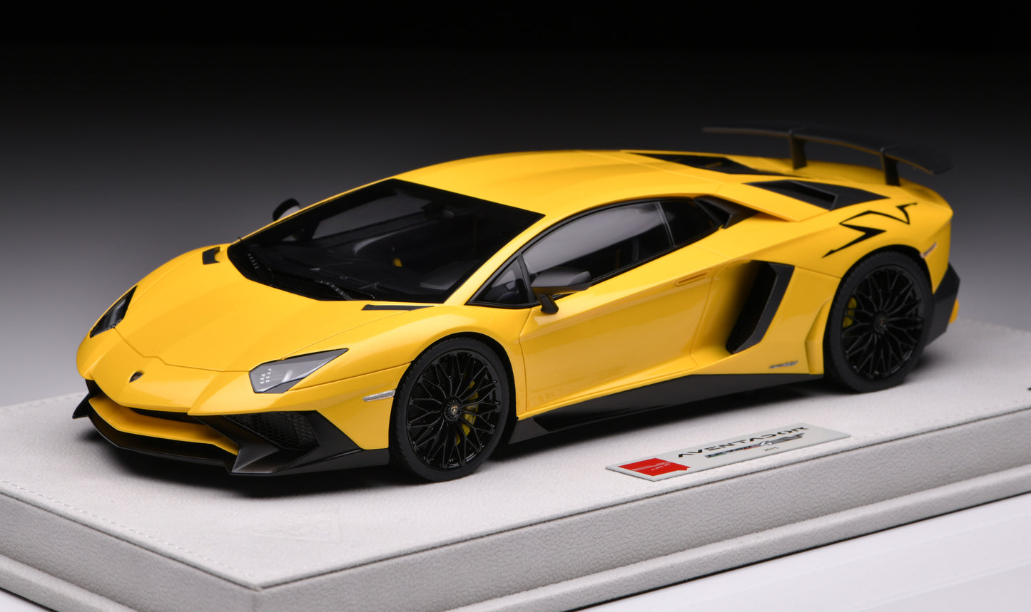 1:18 MakeUp Lamborghini Aventador LP750-4 SV 2015  Pearl Yellow EML005F