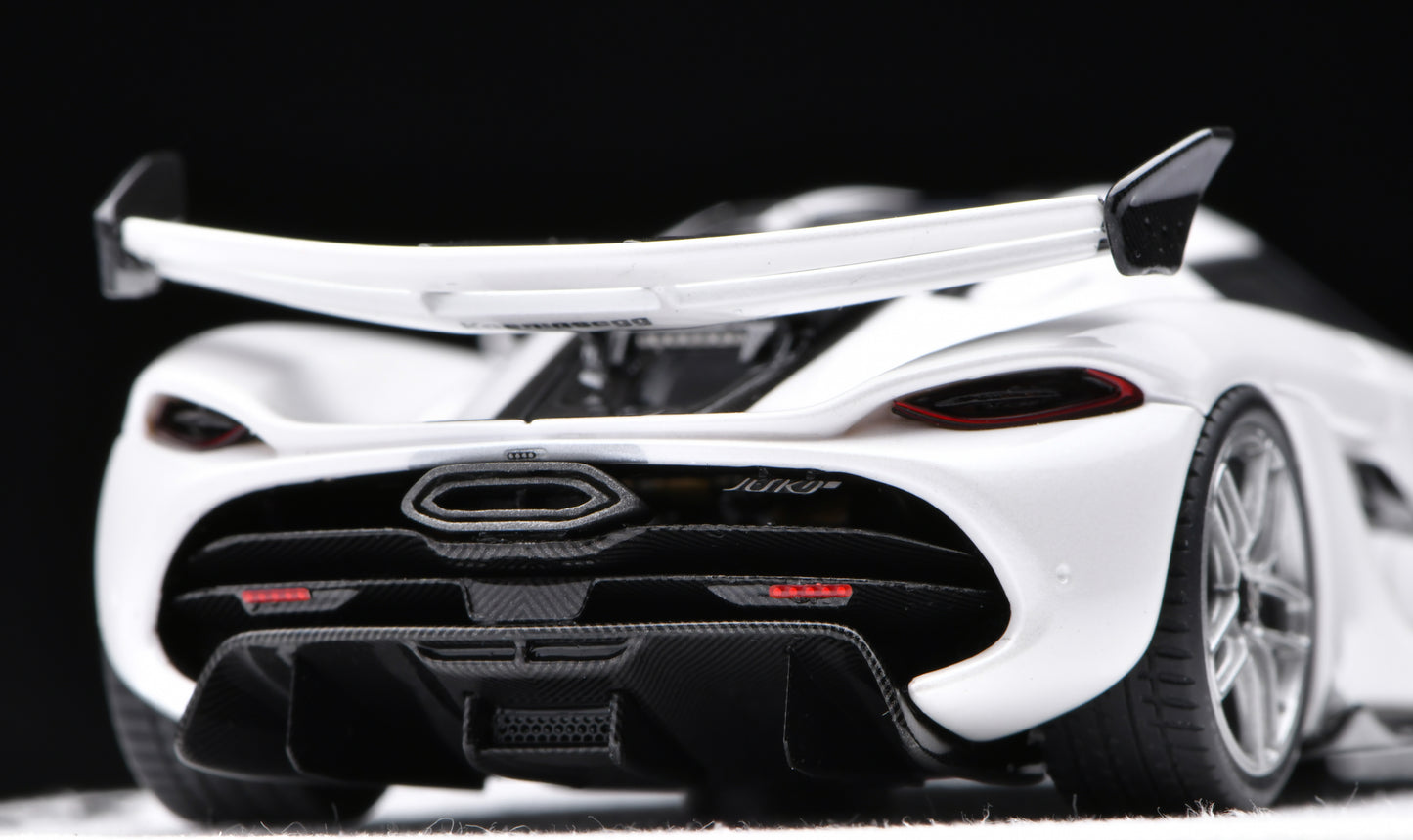 1:43 Gryning Koenigsegg Jesko Attack #7339 Crystal White/Carbon