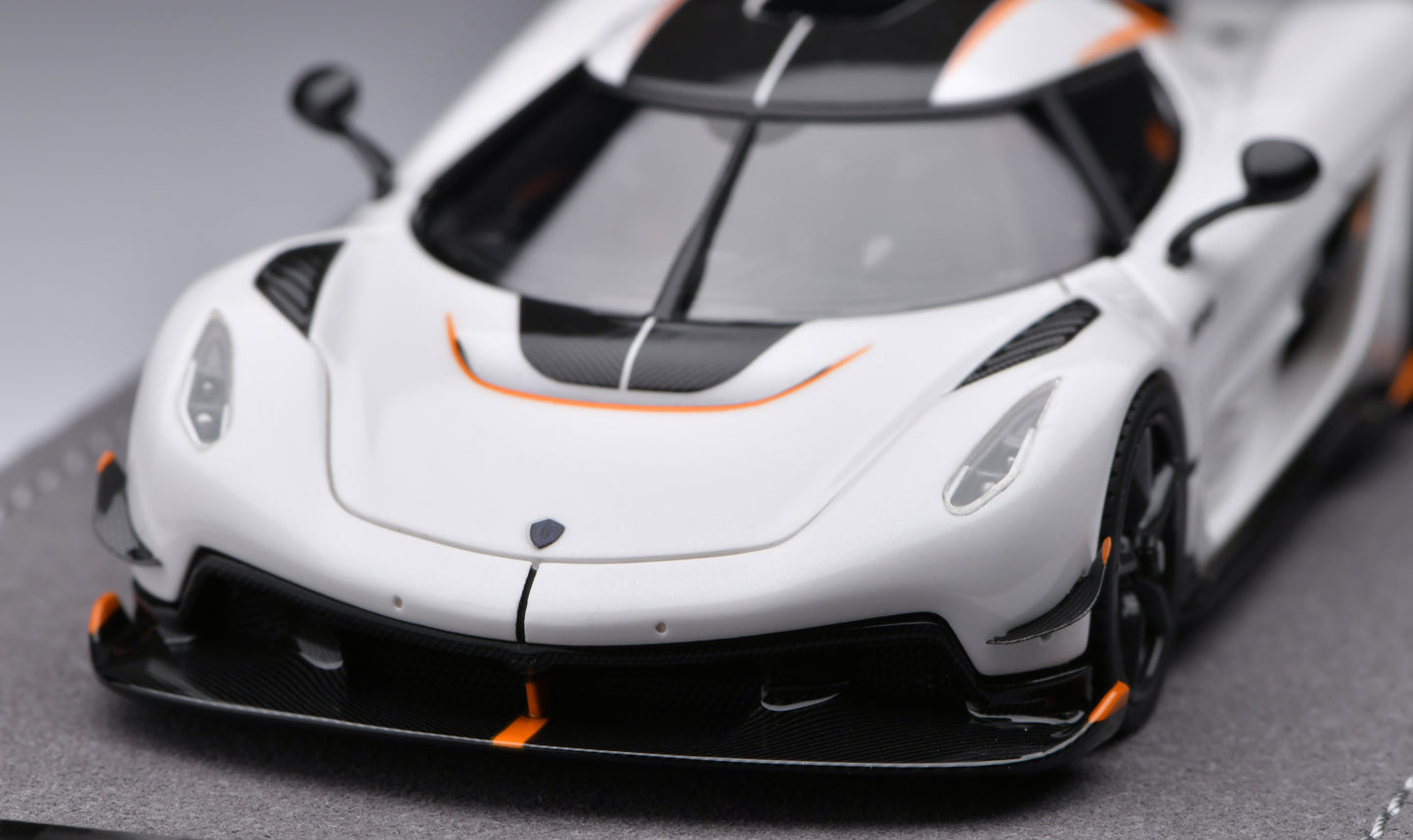 1:43 Gryning Koenigsegg Jesko Attack #7292 Pearlescent White/Orange