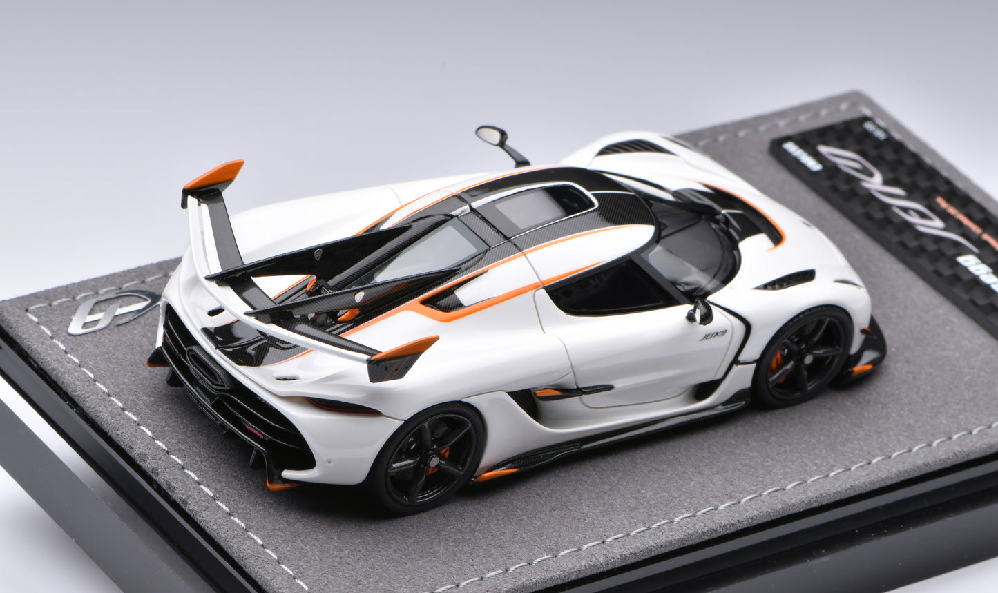 1:43 Gryning Koenigsegg Jesko Attack #7292 Pearlescent White/Orange