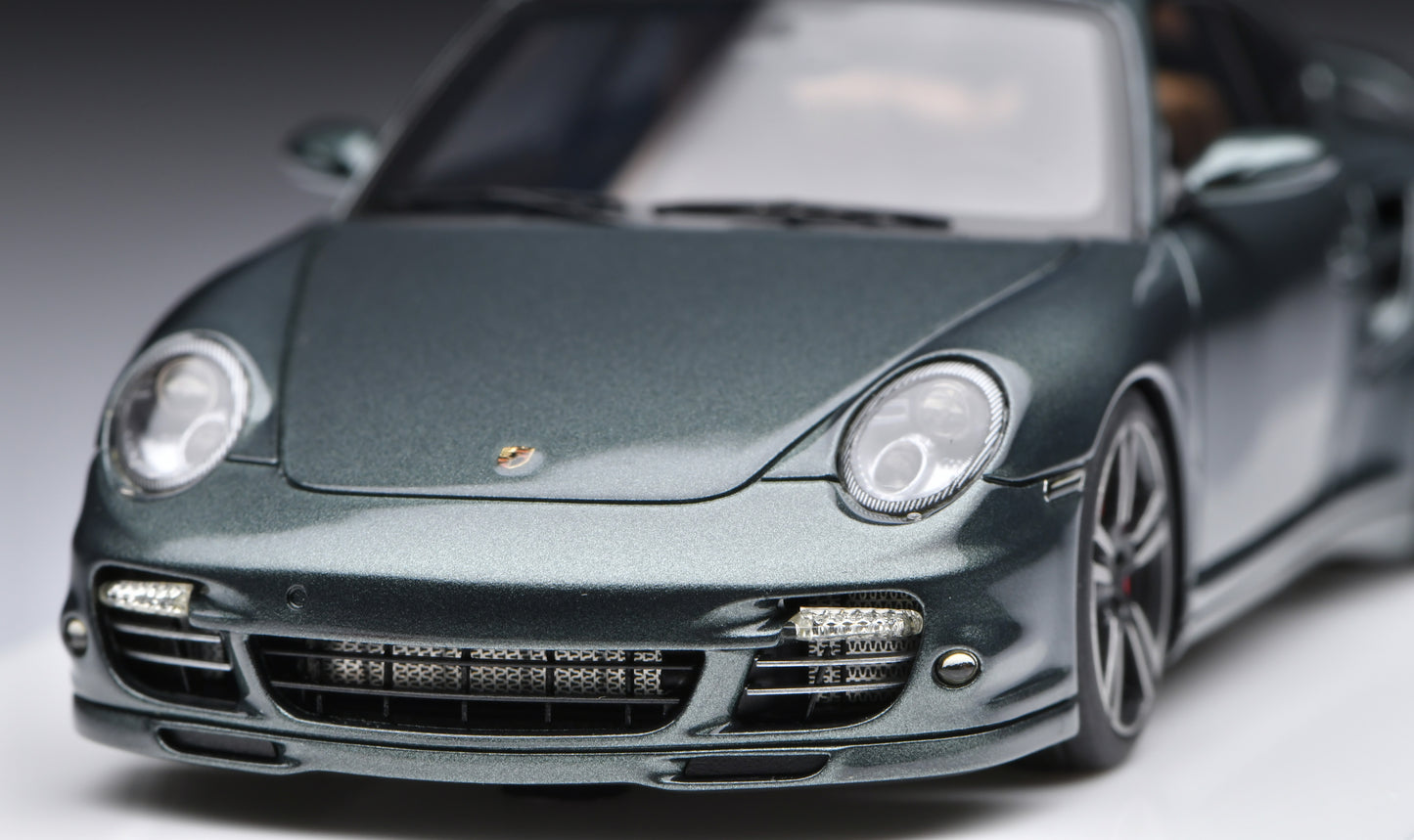 1:43 MakeUp Porsche 911 (997.2) Turbo 2010 Malachite Green Metallic EM619E