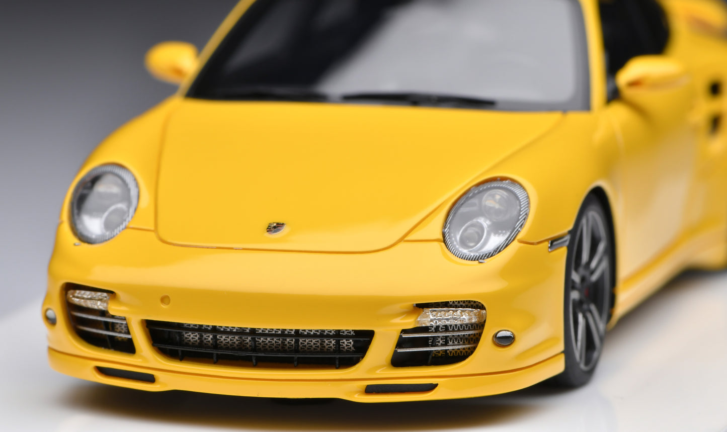 1:43 MakeUp Porsche 911 (997.2) Turbo 2010 Speed Yellow EM619A