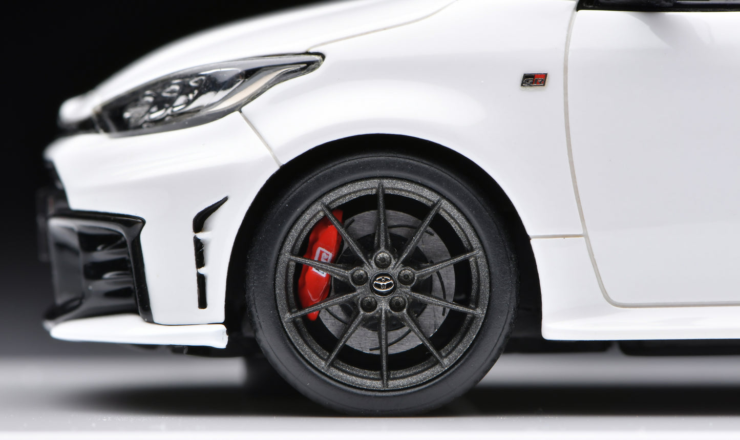 1:43 MakeUp Toyota GR Yaris RZ High Performance 2024 Super White 2 EM762A