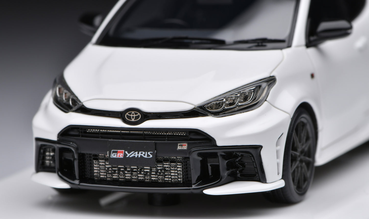 1:43 MakeUp Toyota GR Yaris RZ High Performance 2024 Super White 2 EM762A
