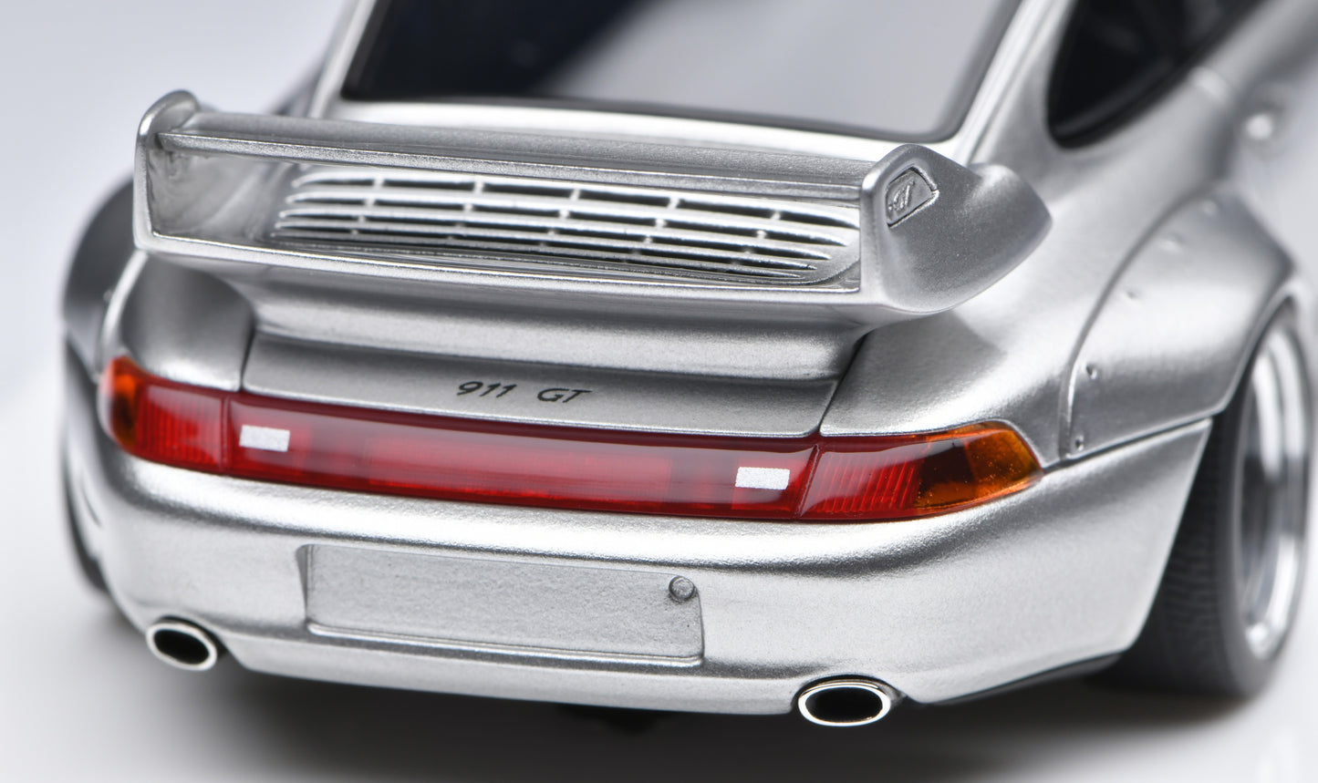 1:43 MakeUp Porsche 911(993) GT2 Street 1996 Silver VM114A
