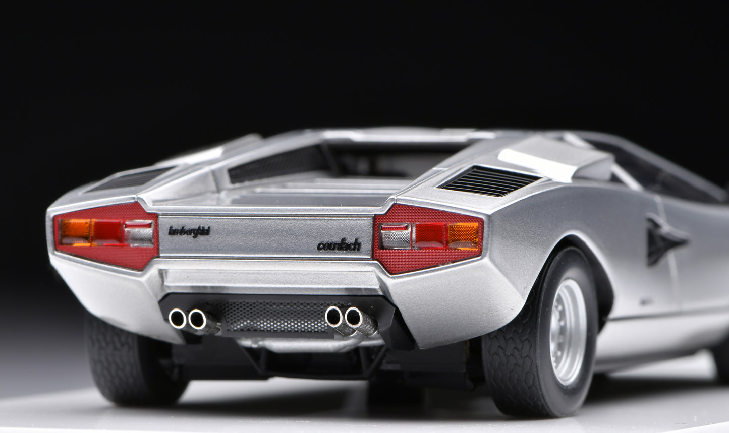 1:43 MakeUp Lamborghini Countach LP400 (Head lamp up) Silver EM822D