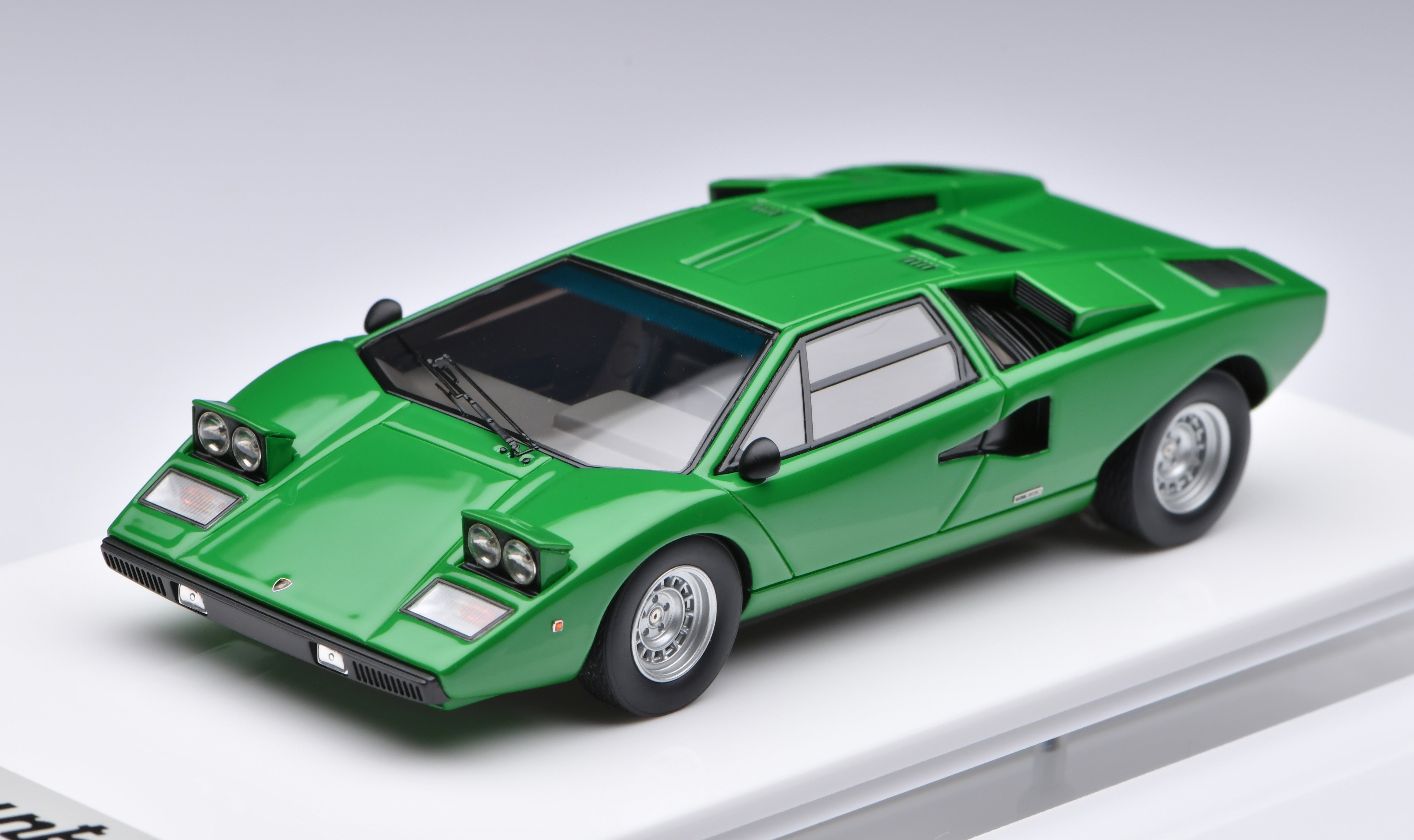 1:43 MakeUp Lamborghini Countach LP400 (Head lamp up) Verde Medio