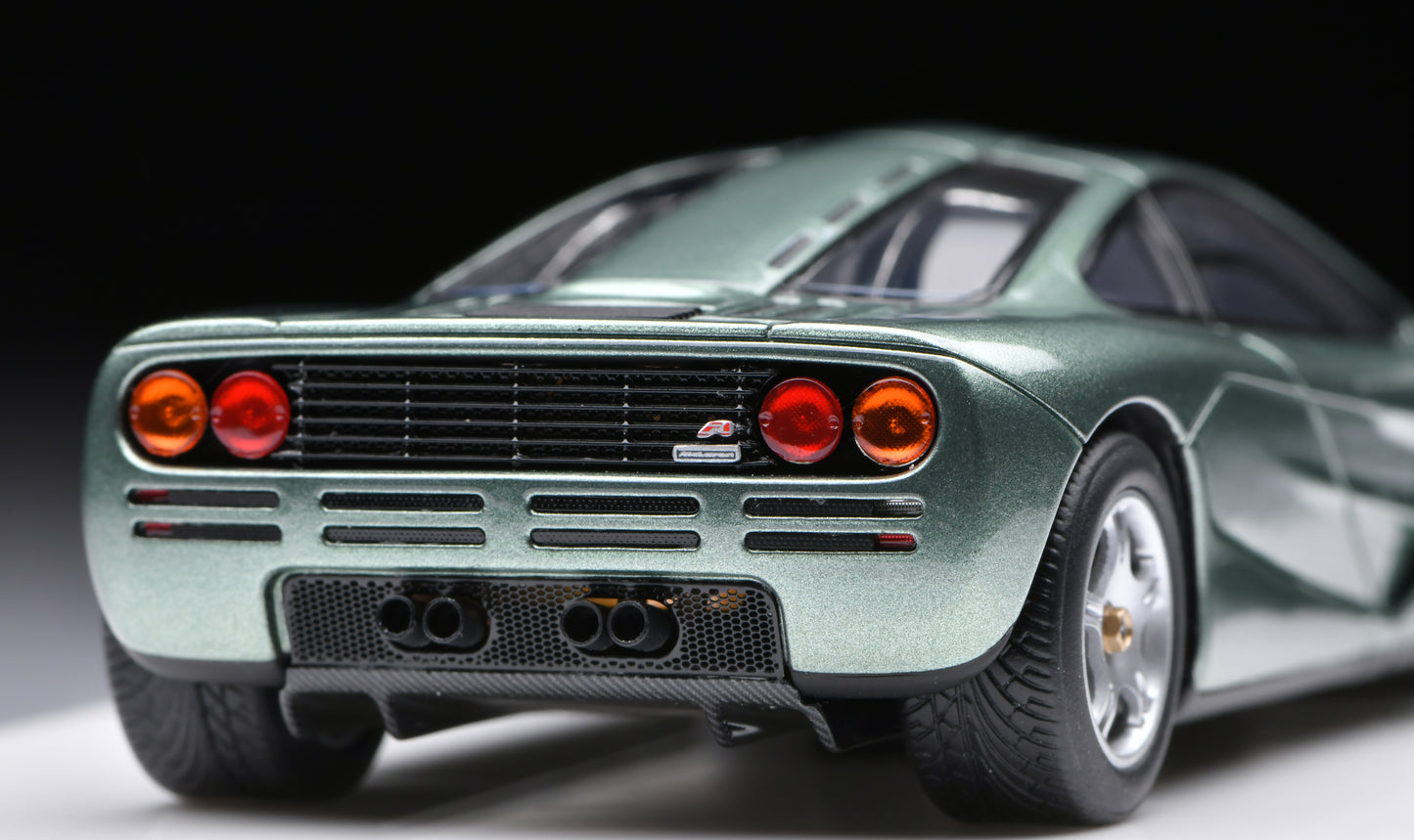 1:43 MakeUp McLaren F1 (Road car) 1996 S/N 051 Genesis Green Metallic EM748J