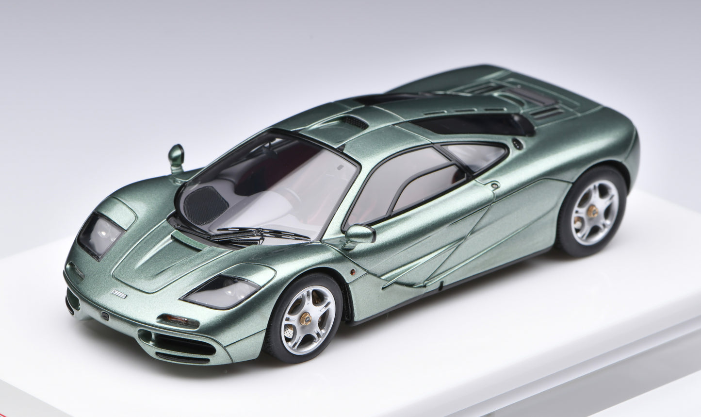 1:43 MakeUp McLaren F1 (Road car) 1996 S/N 051 Genesis Green Metallic EM748J