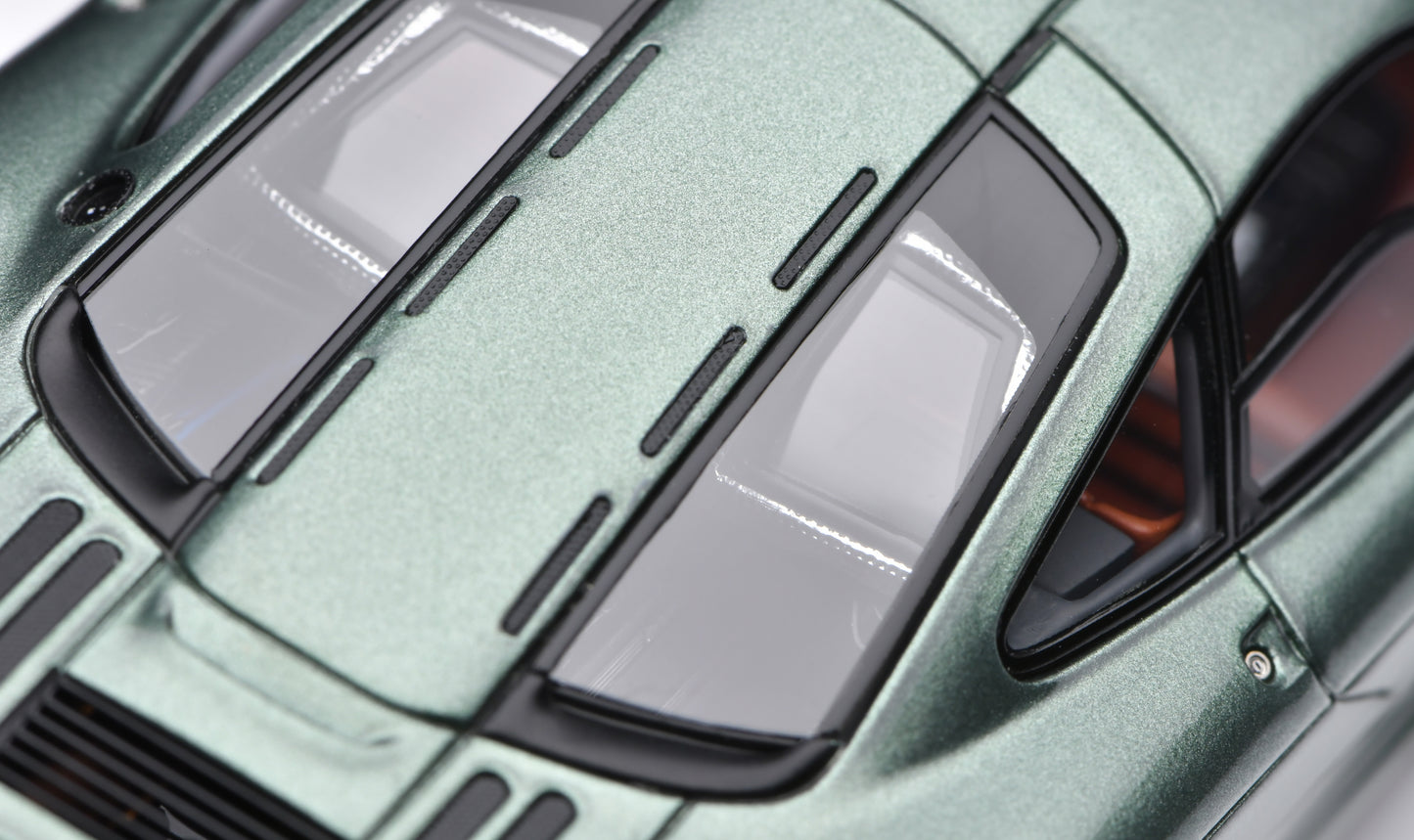 1:43 MakeUp McLaren F1 (Road car) 1996 S/N 051 Genesis Green Metallic EM748J