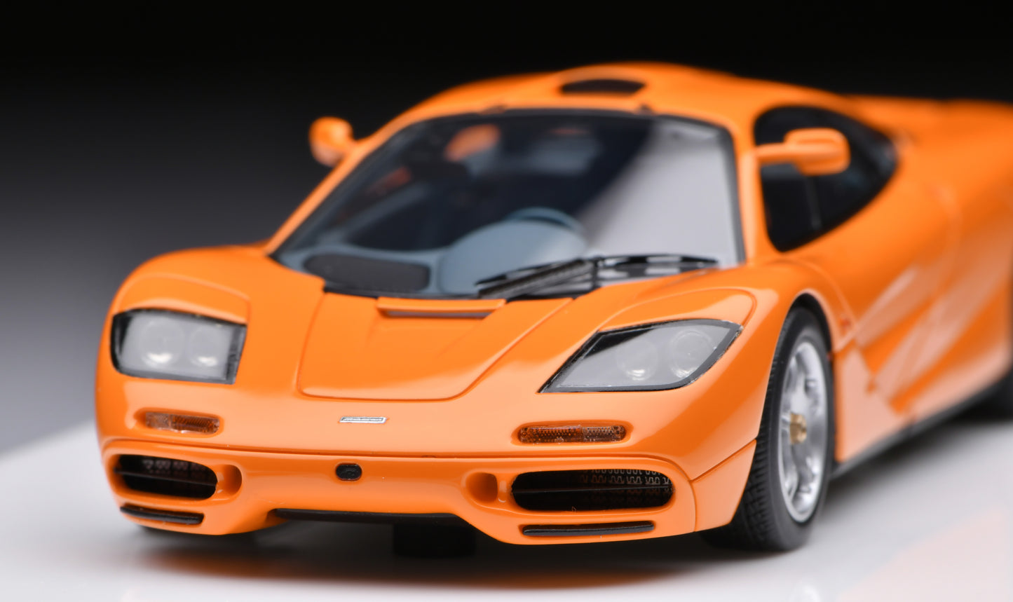 1:43 MakeUp McLaren F1 (Road car) 1995 S/N 071 Historic Orange EM748I