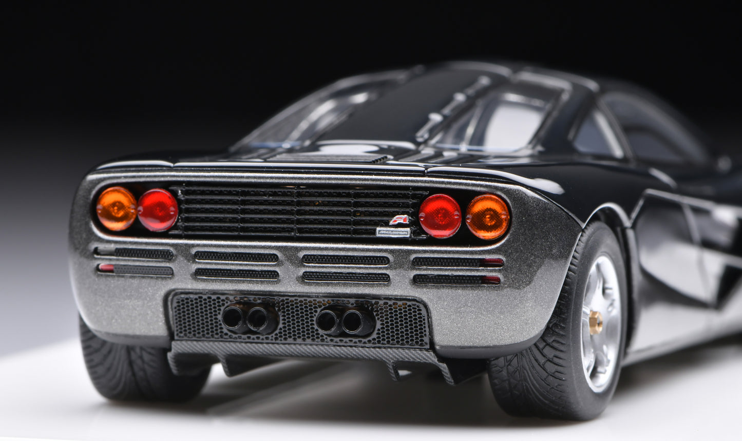 1:43 MakeUp McLaren F1 (Road car) 1995 S/N 043 Ueno Clinic EM748H
