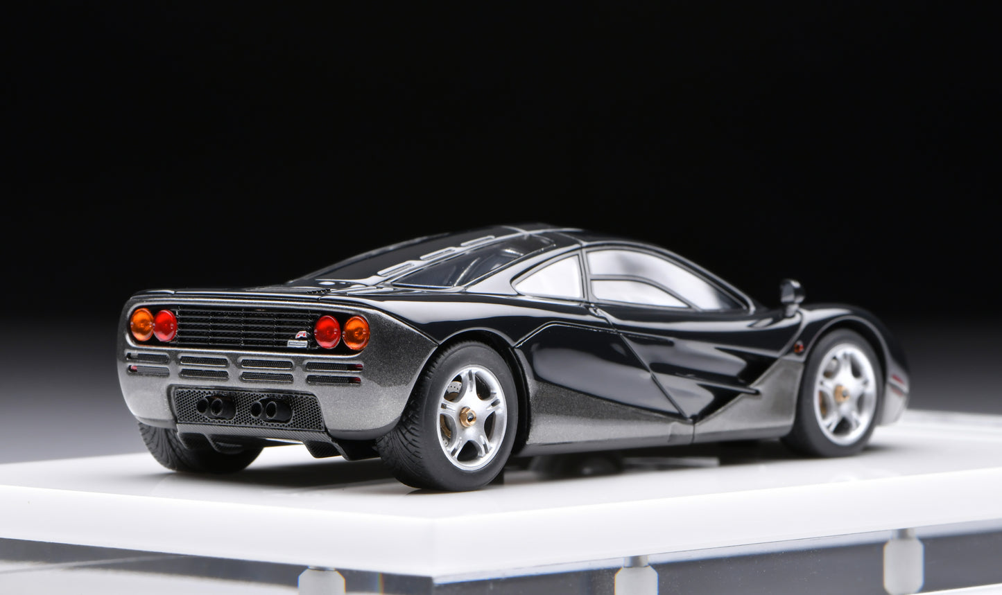 1:43 MakeUp McLaren F1 (Road car) 1995 S/N 043 Ueno Clinic EM748H
