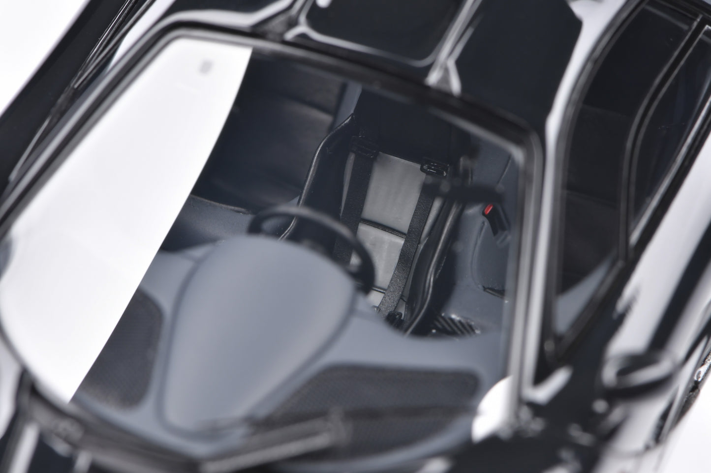 1:43 MakeUp McLaren F1 (Road car) 1995 S/N 043 Ueno Clinic EM748H