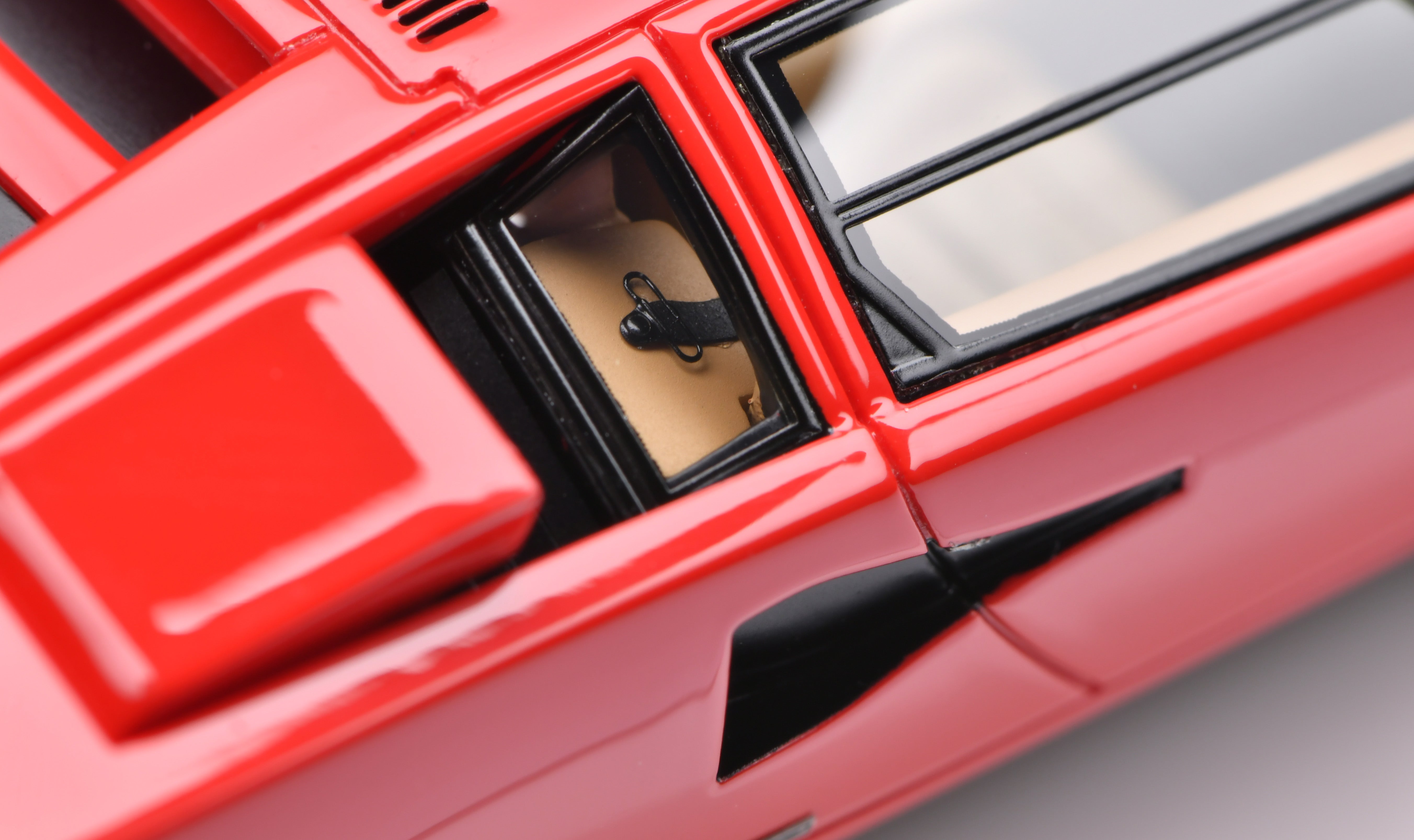 1:43 MakeUp Lamborghini Countach LP400 (Head lamp up) Red EM822B