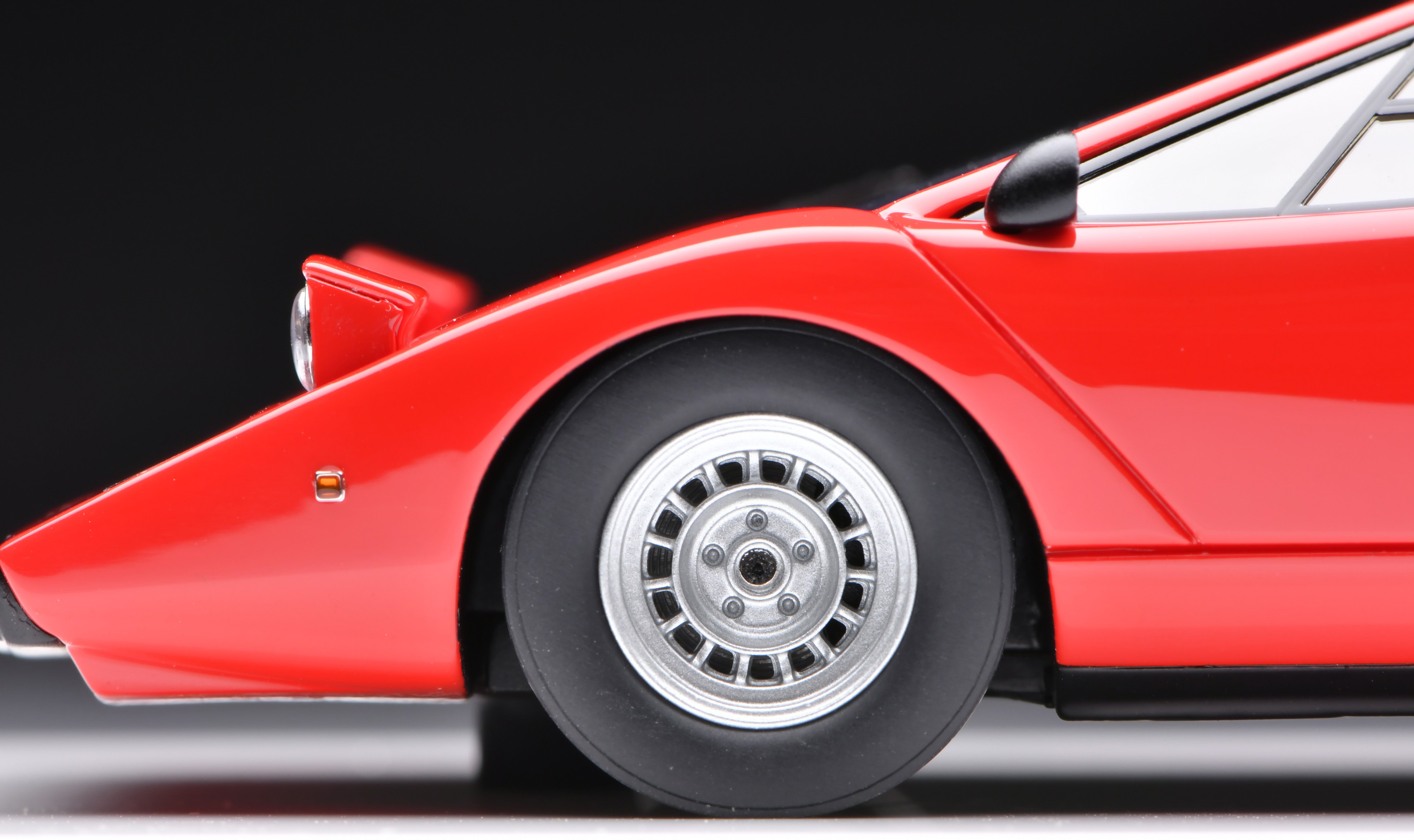 1:43 MakeUp Lamborghini Countach LP400 (Head lamp up) Red EM822B