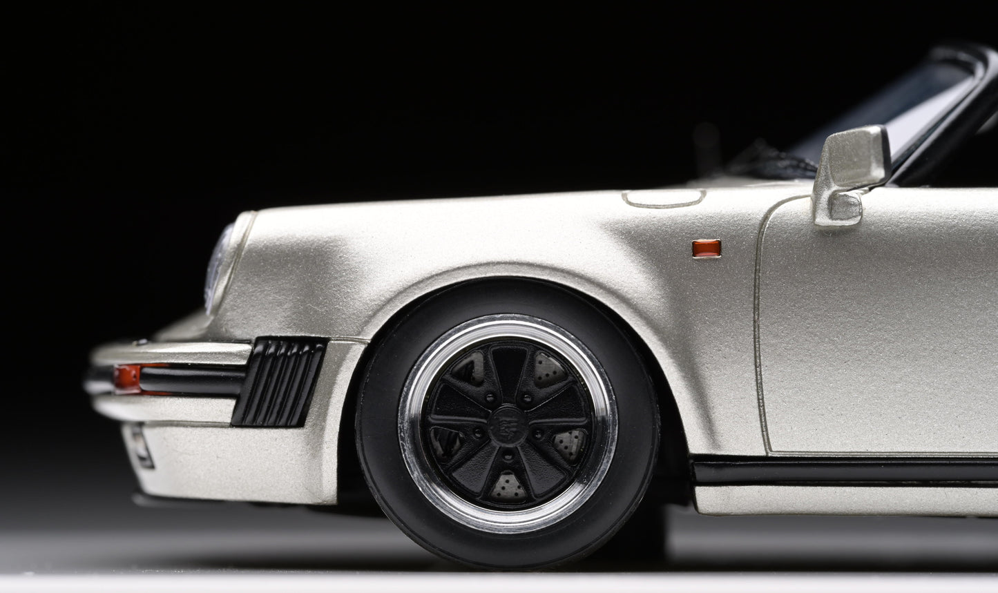 1:43 MakeUp Porsche 911 Carrera 3.2 Speedster TurboLook VM138G