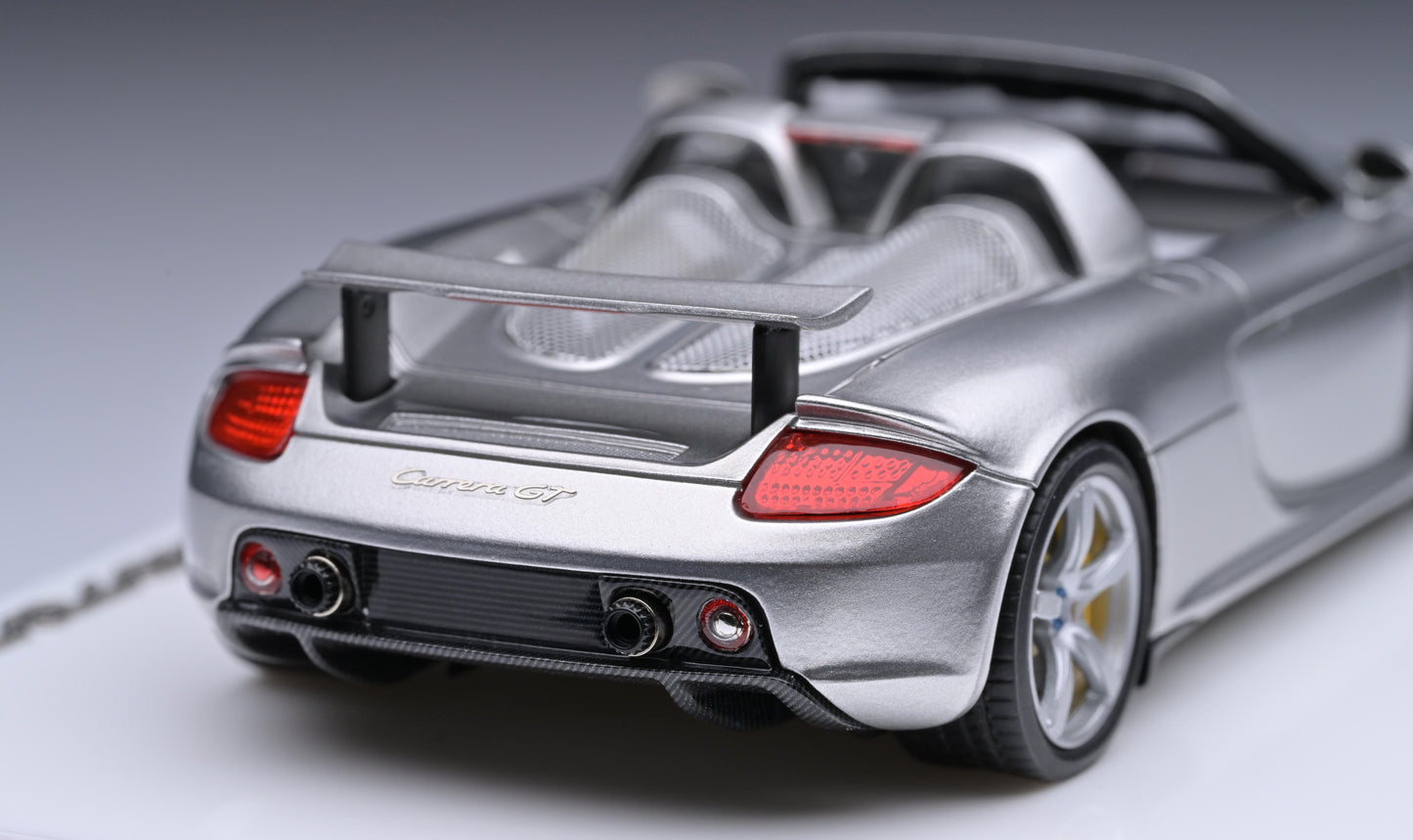 1:43 Make Up Porsche Carrera GT 2004 Wing Up GT Silver EM567A