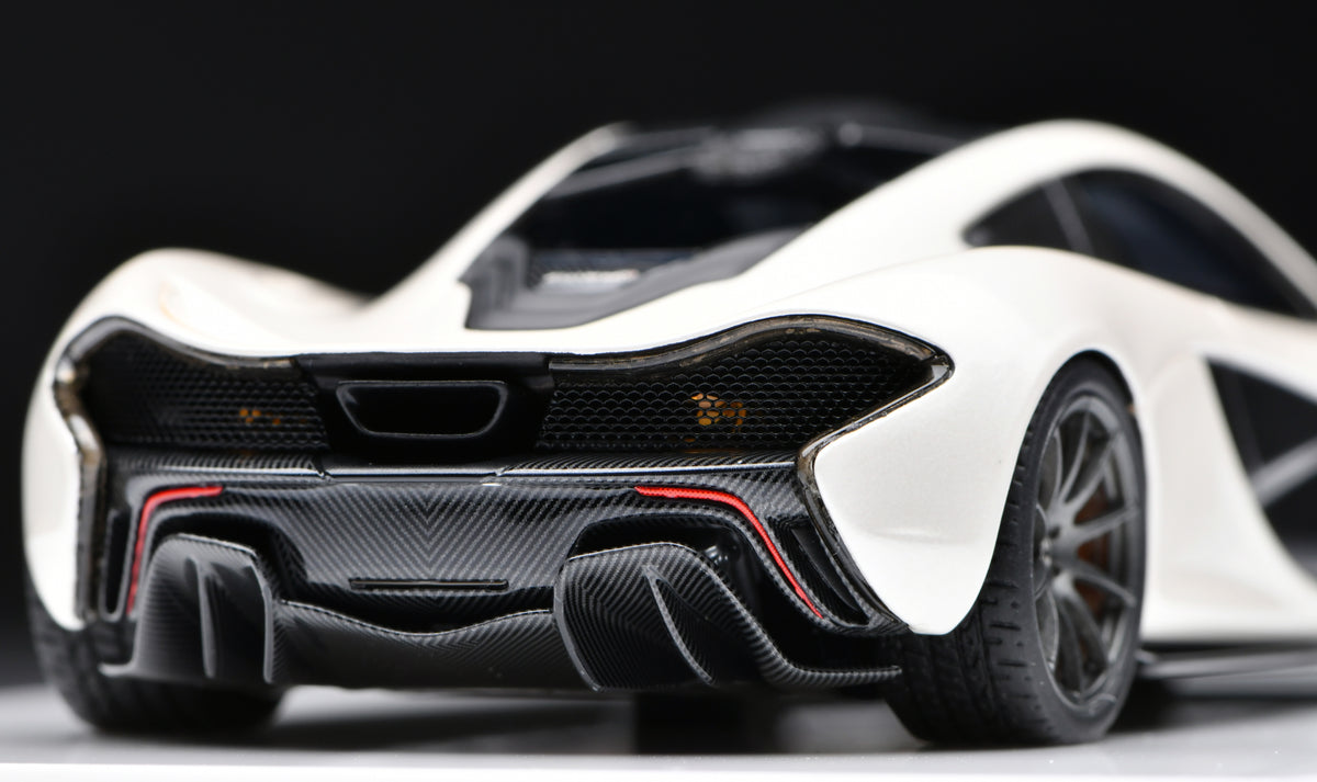 1:43 MakeUp McLaren P1 2013 White EM741D
