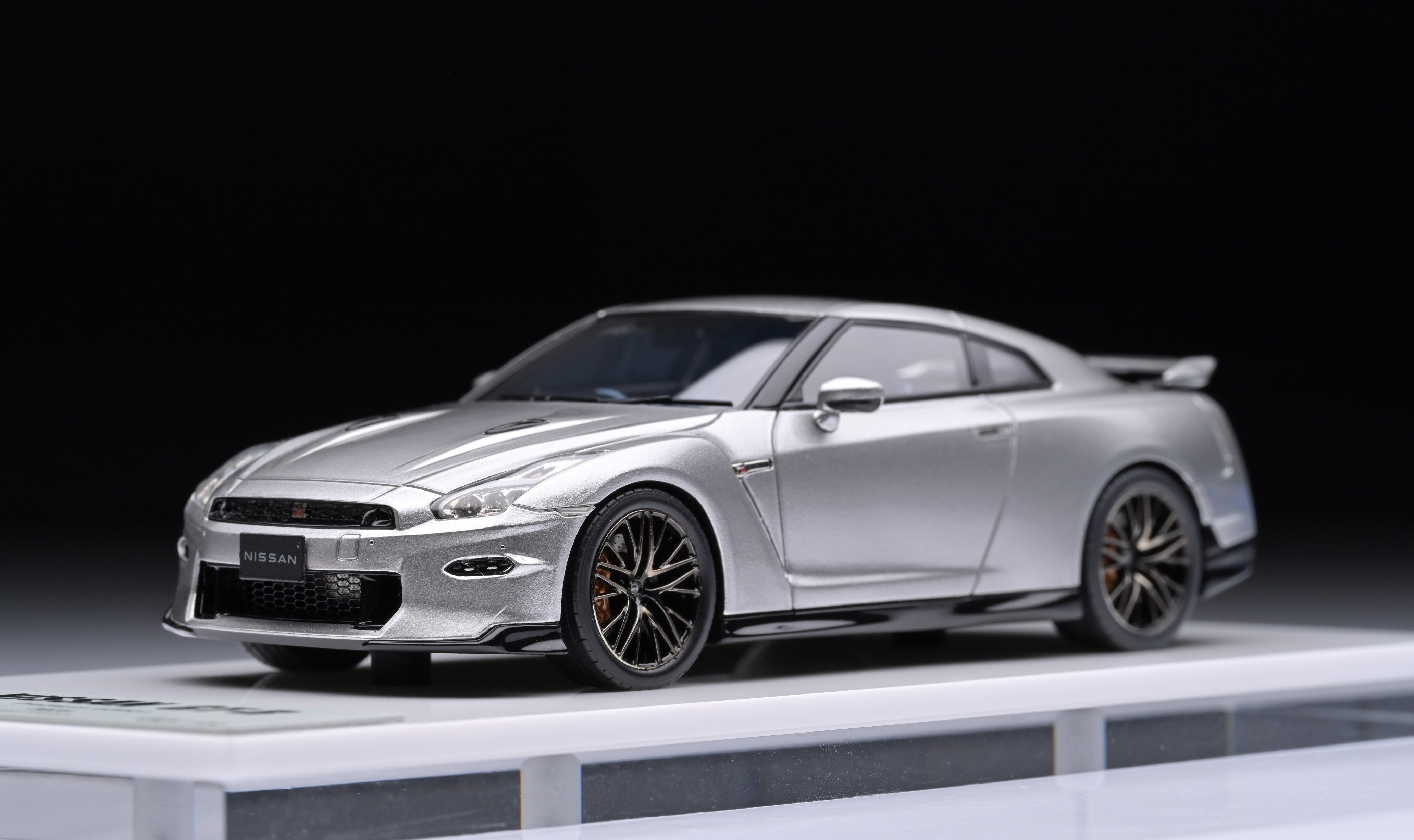 1:43 MakeUp Nissan GT-R R35 Premiunm edition 2025 EM773A Ultimate Silv ...