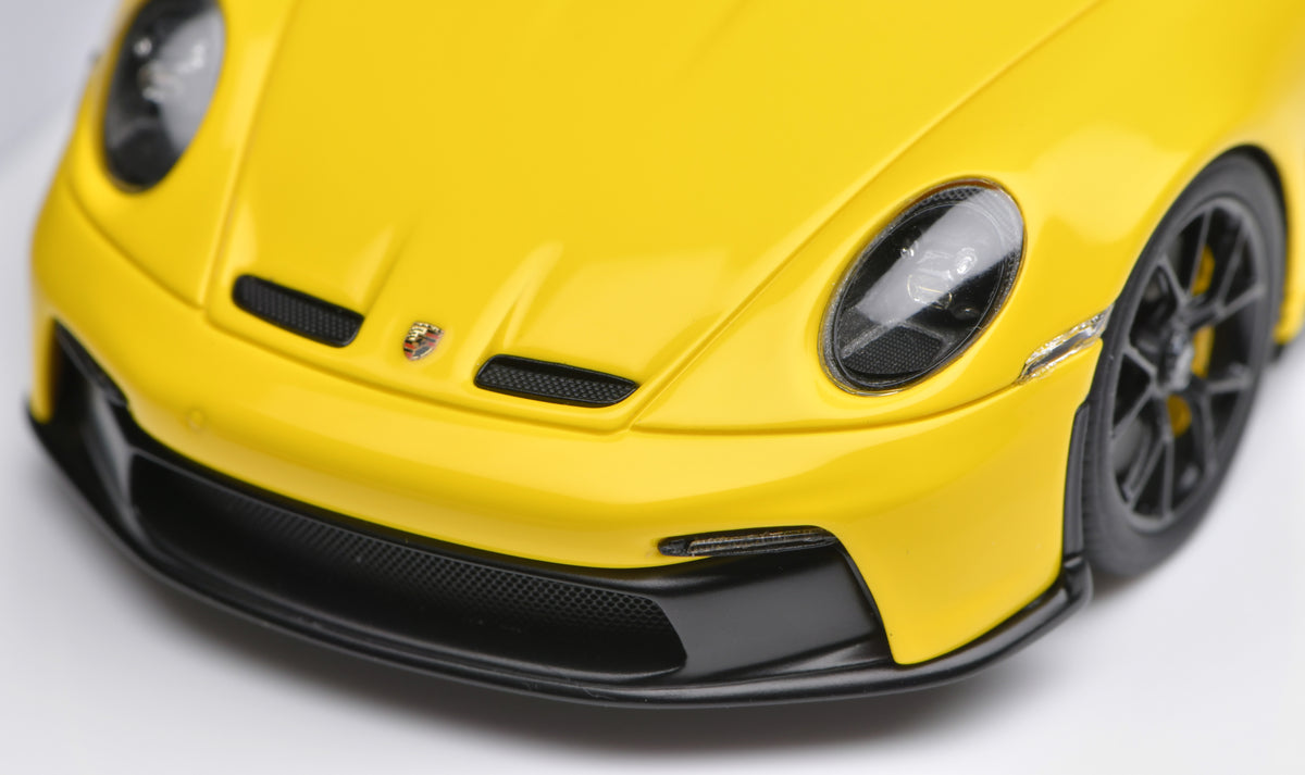 1:43 MakeUp Porsche 911 (992) GT3 2021 Racing Yellow EM758C