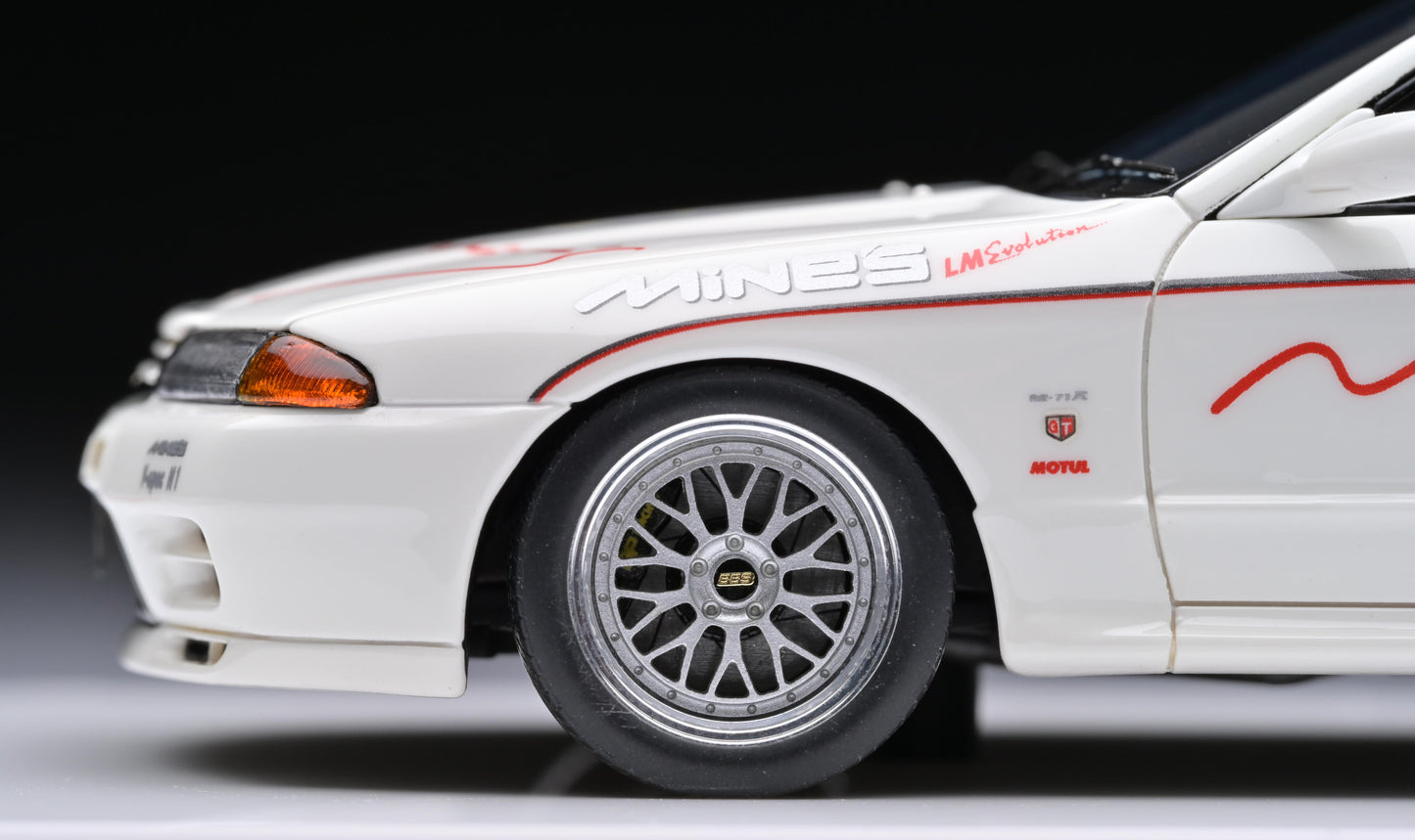 1:43 MakeUp Nissan MINE'S Skyline GT-R R32 N1