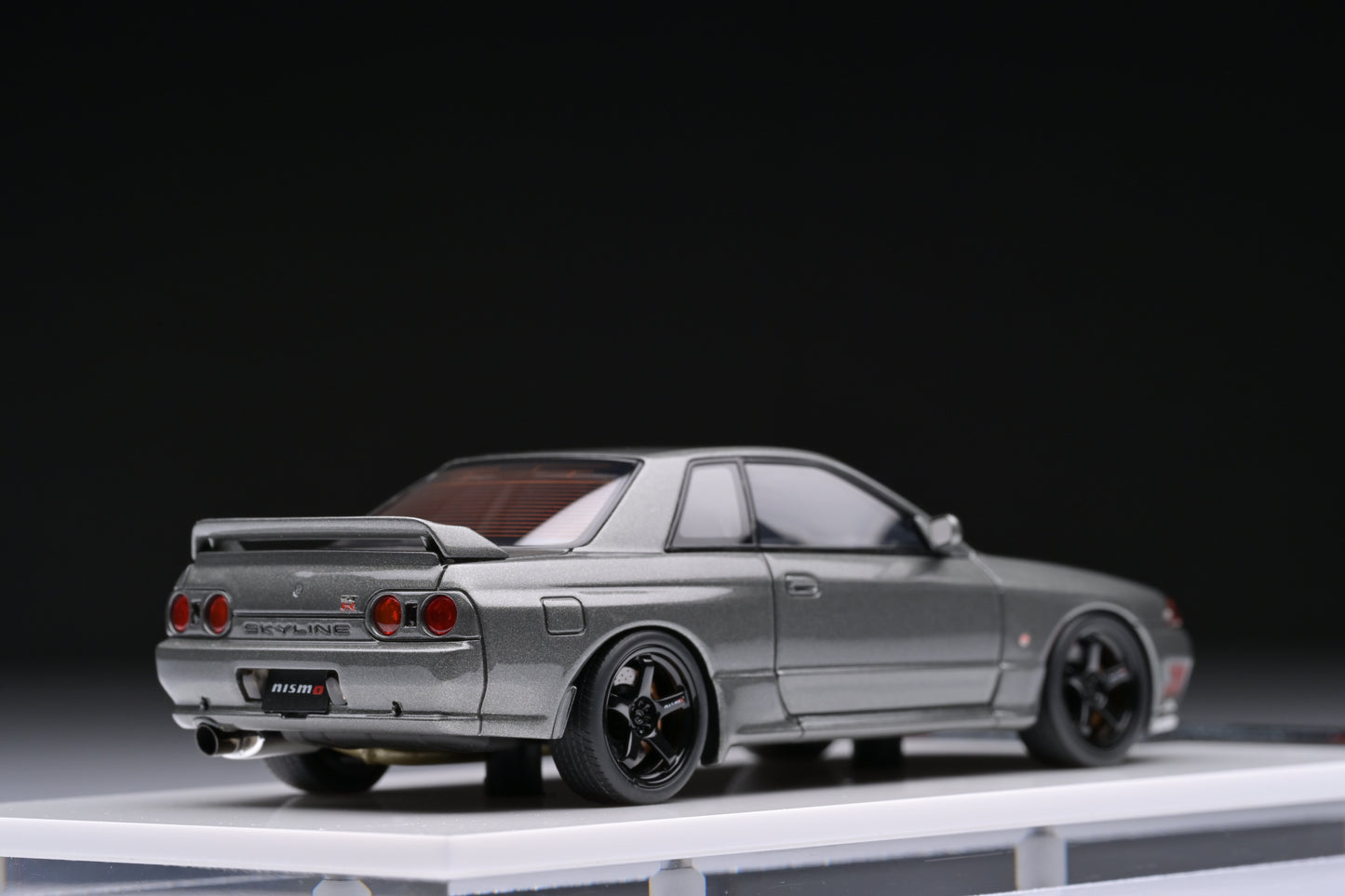 1:43 MakeUp Nissan Skyline GT-R NISMO BNR32 CRS Version Dark Metal Gray EM79