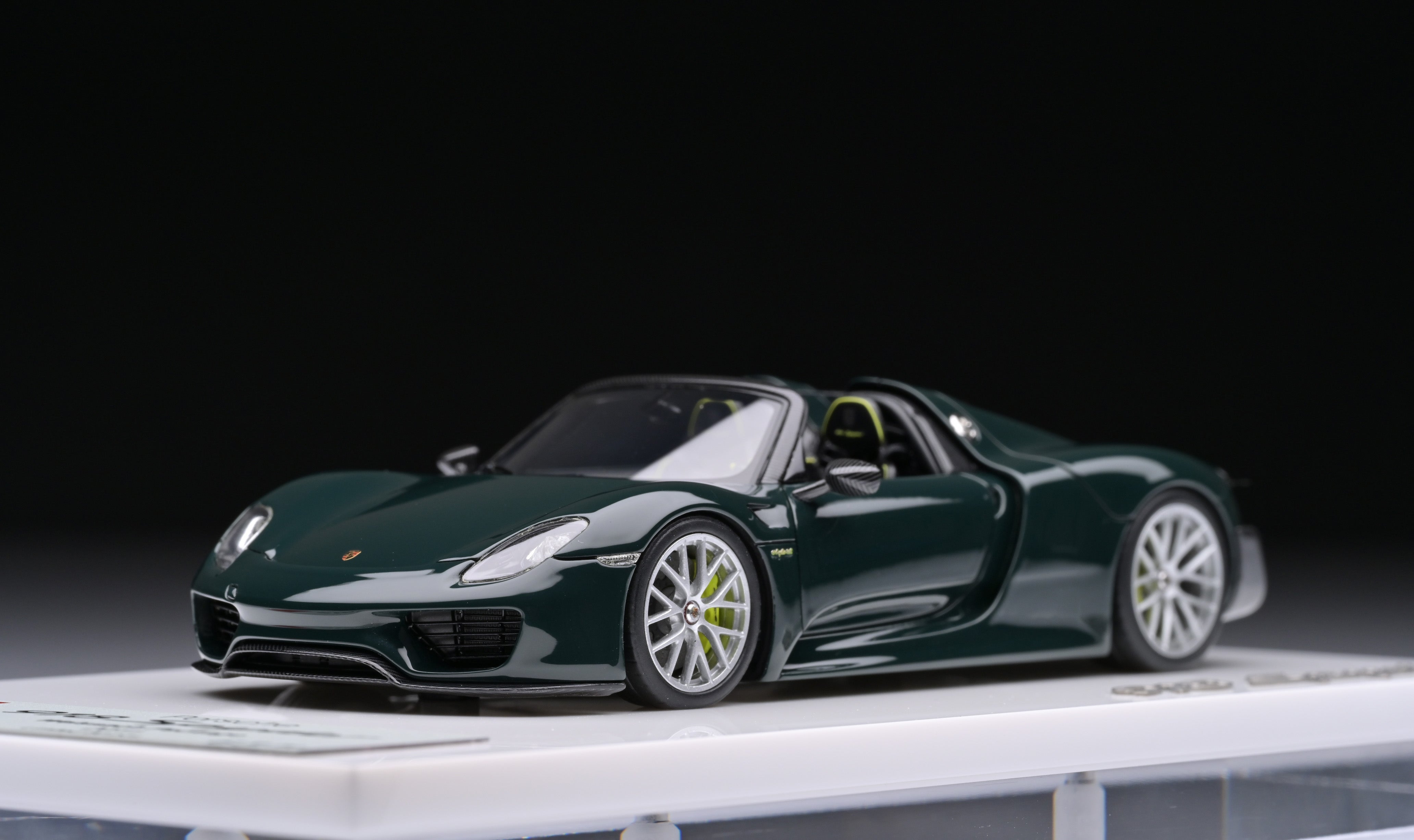 1:43 MakeUp Porsche 918 Spyder Weissach Package Brewster Green