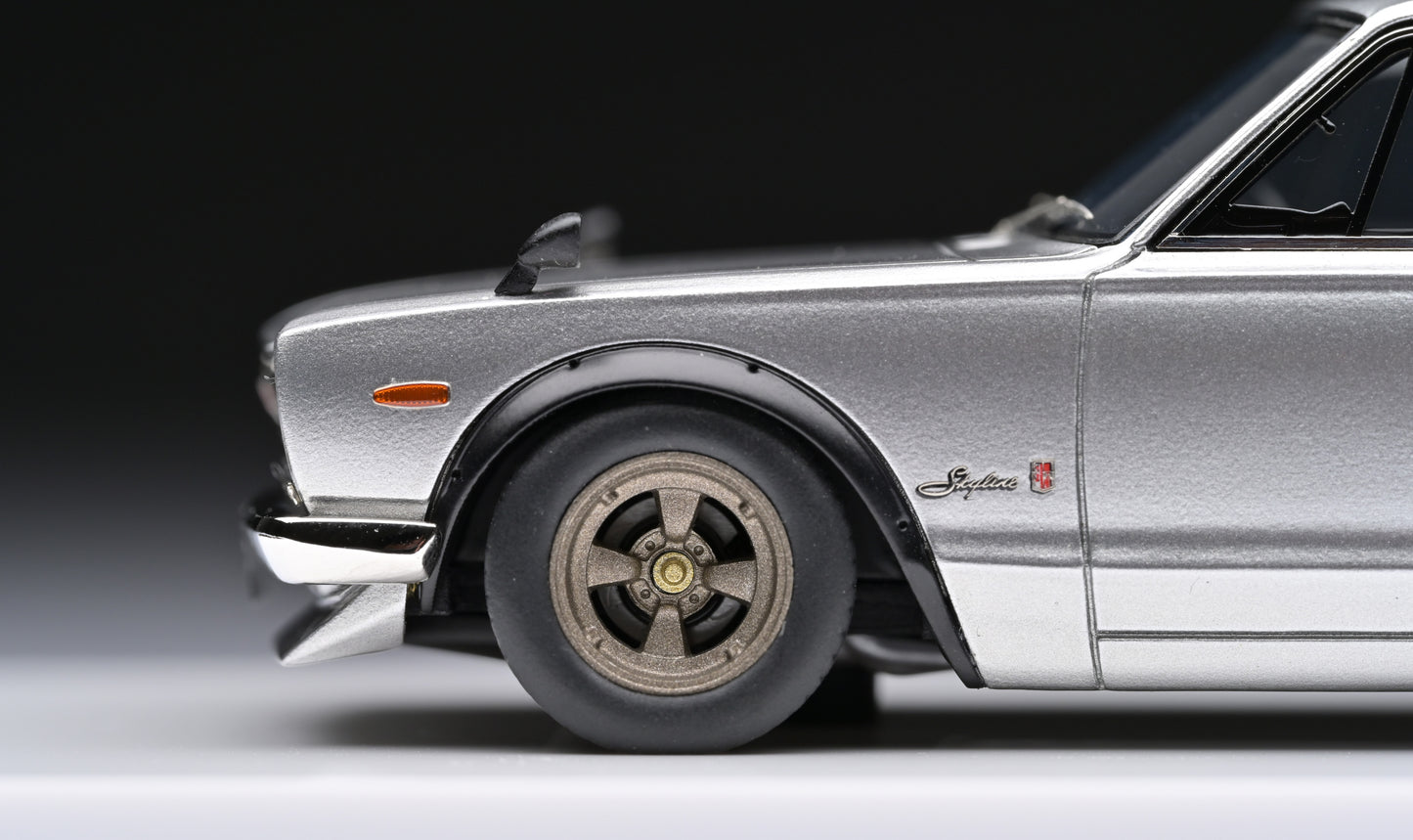 1:43 MakeUp Nissan Skyline 2000 GT-R KPGC10 Nissan Works Wheel Silver VM244A