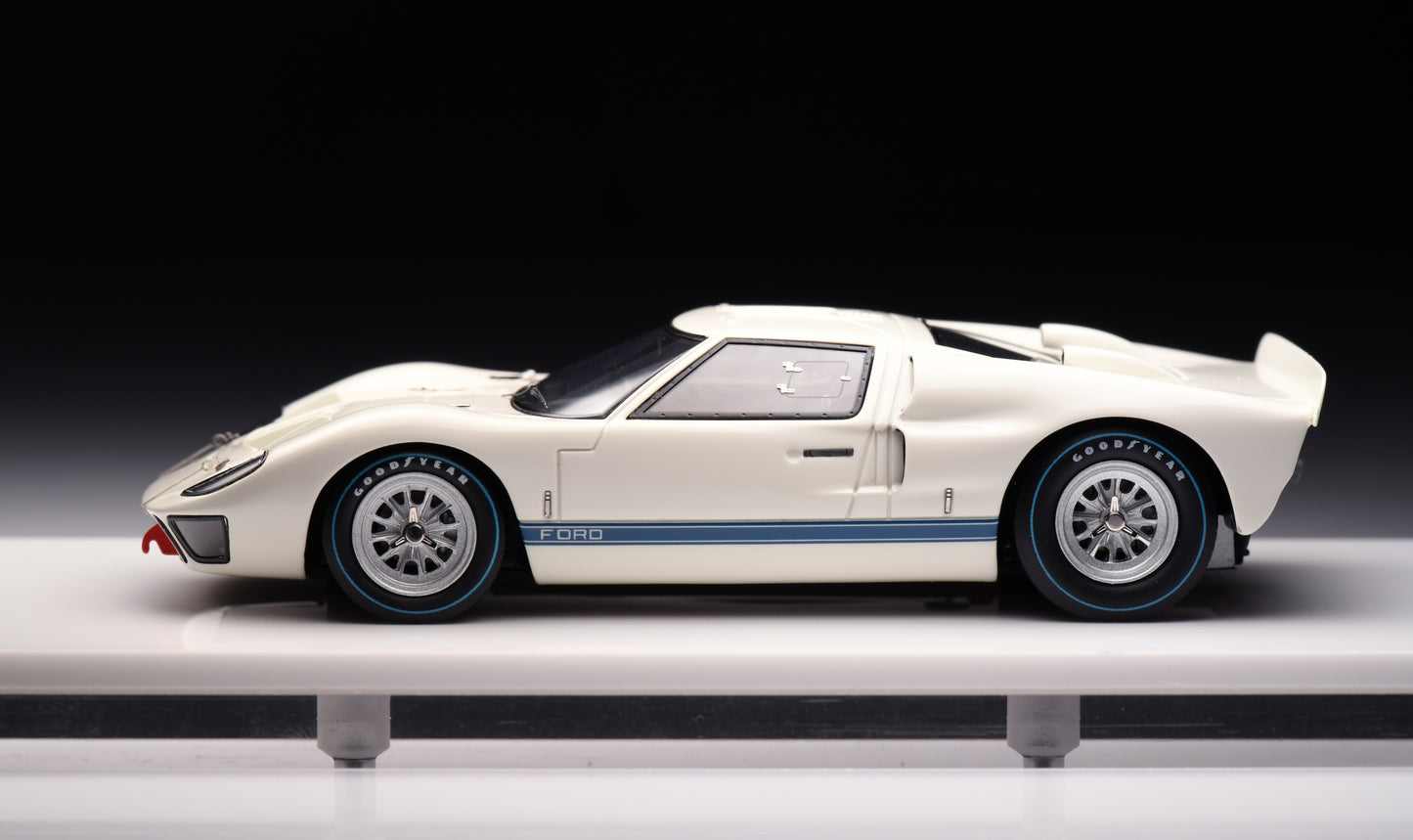 1:43 MakeUp Ford GT40 Mk.II.street EM478C