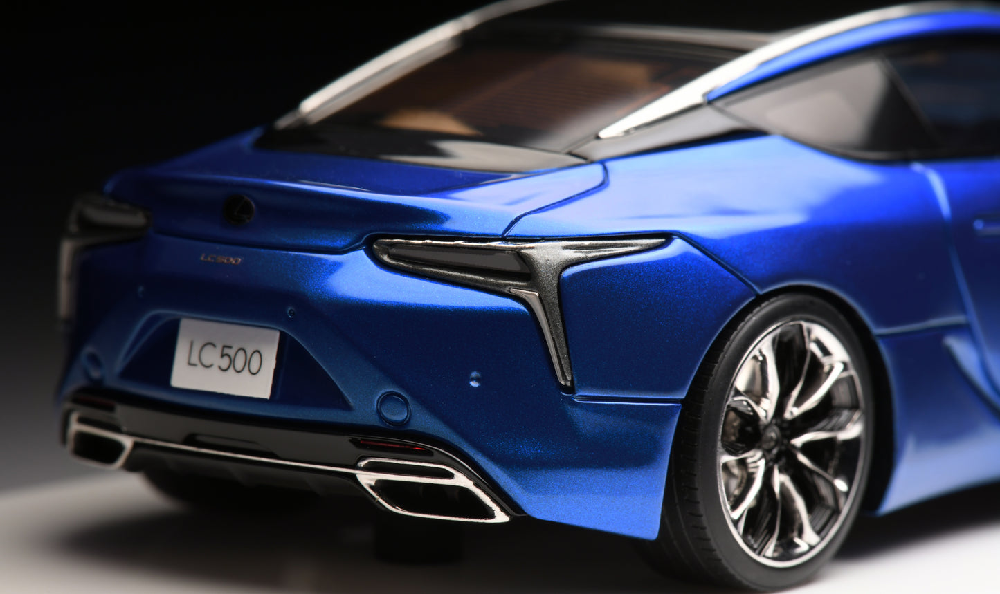 1:43 MakeUp Lexus LC500 "Structural Blue" EM560B