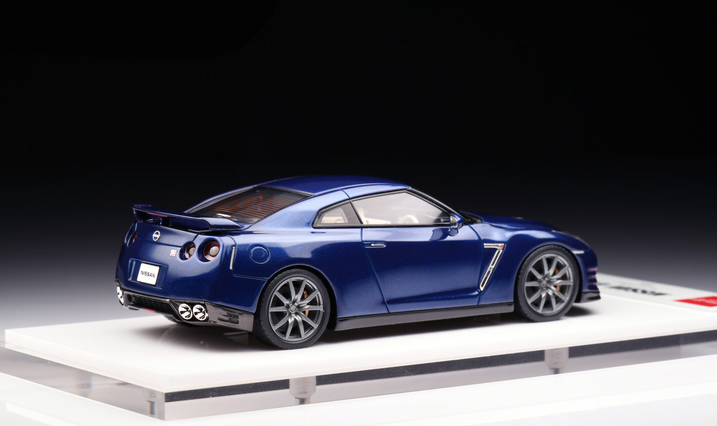 1:43 MakeUp Nissan GTR R35 (Premium Edition)2014 EM414D